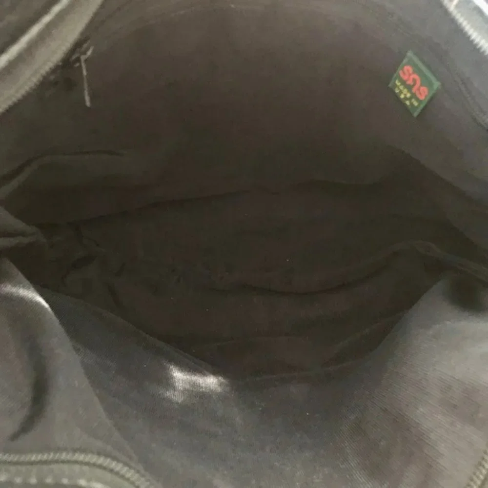 SAS Black Leather Shoulder Bag w/ Pockets - Made in the US